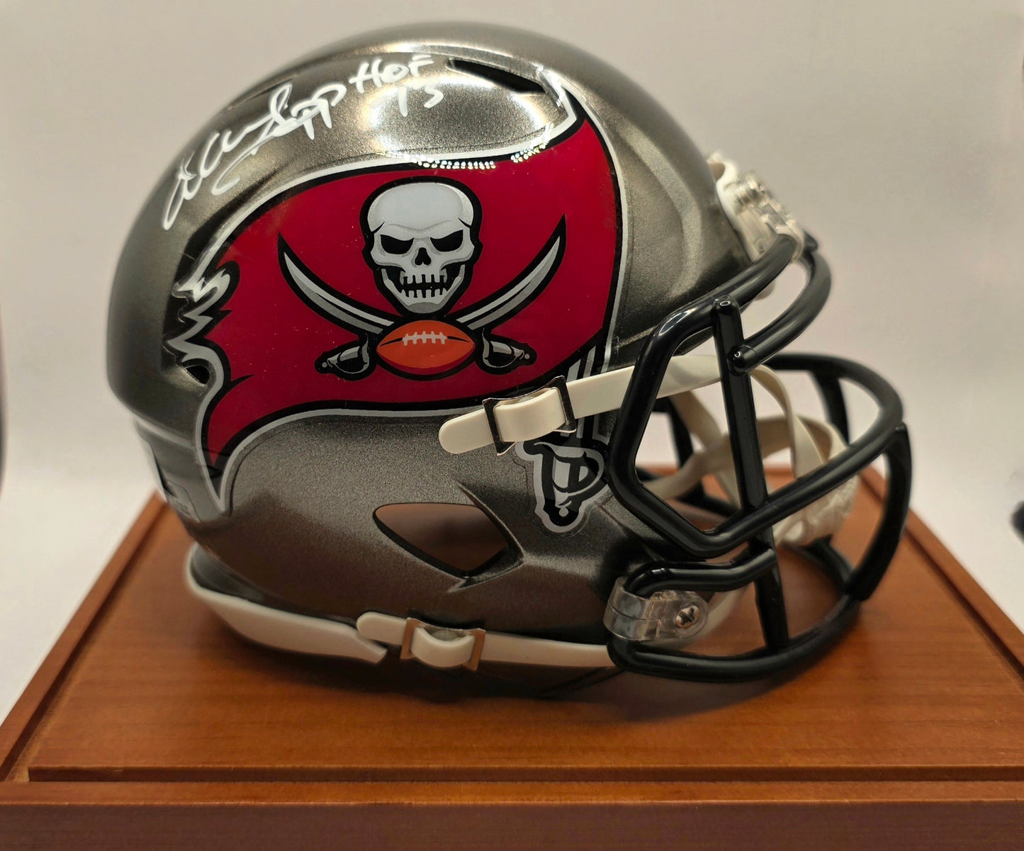 Tampa Bay Buccaneers Hall Of Fame Warren Sapp Signed Speed Mini Helmet